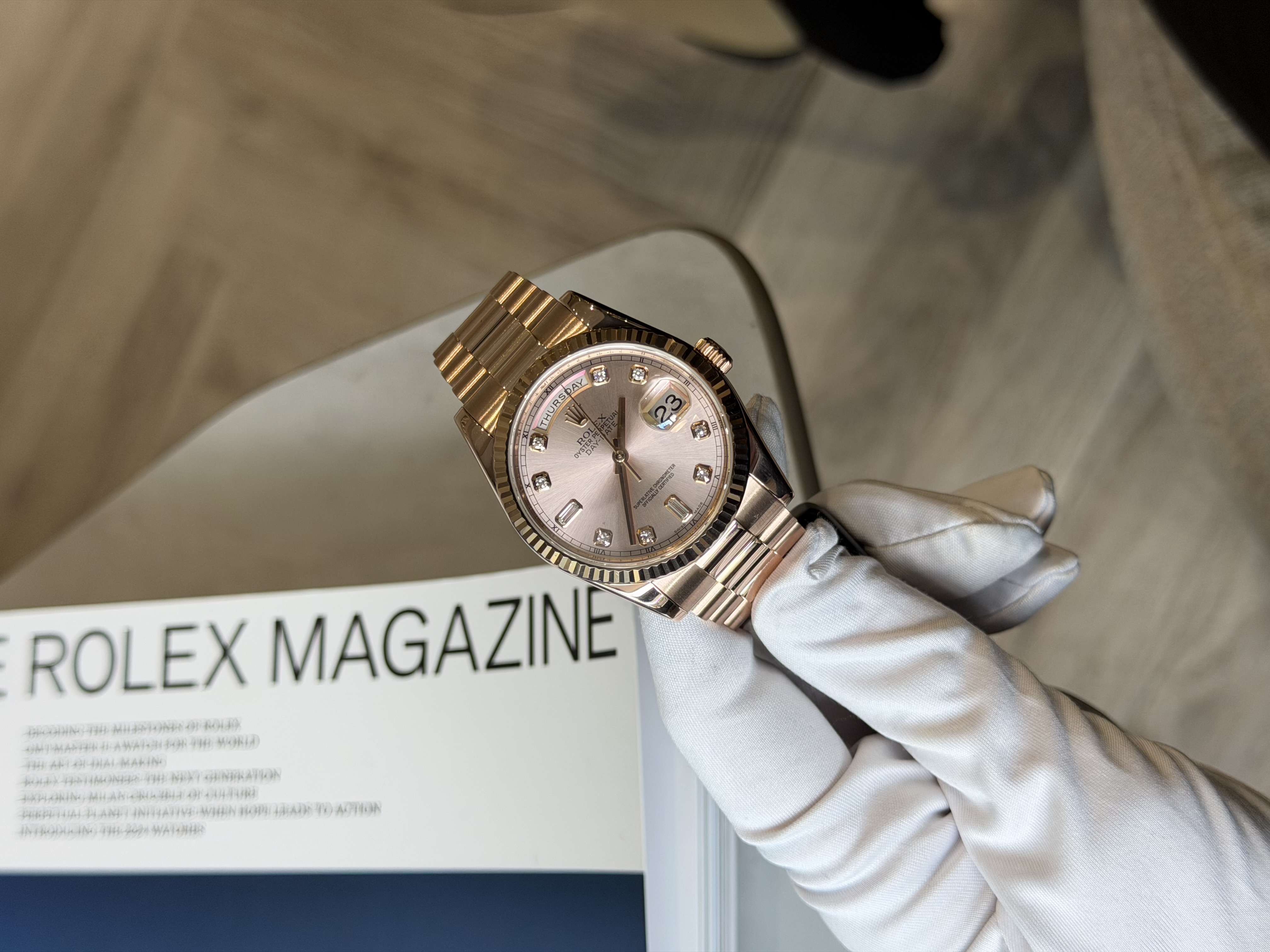 Rolex Day-Date 36 Rose Gold Pink Sundust Dial — view 2